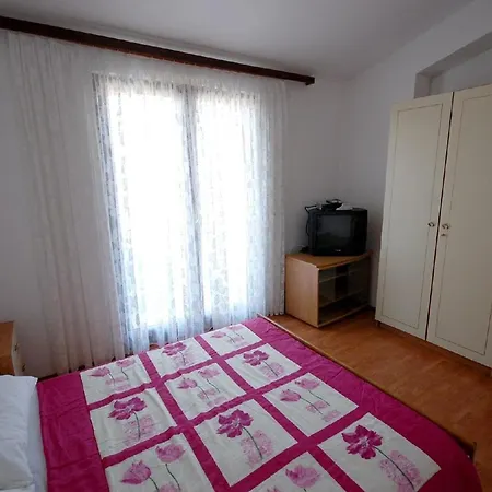 Apartment Fuer 4 Personen Ca 40 Qm In Njivice, Kvarner Bucht Krk *