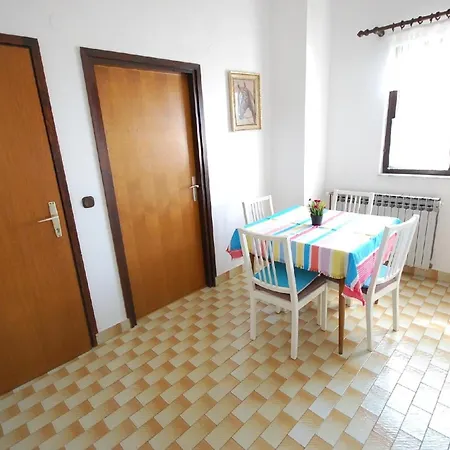 Apartment Fuer 4 Personen Ca 40 Qm In Njivice, Kvarner Bucht Krk *